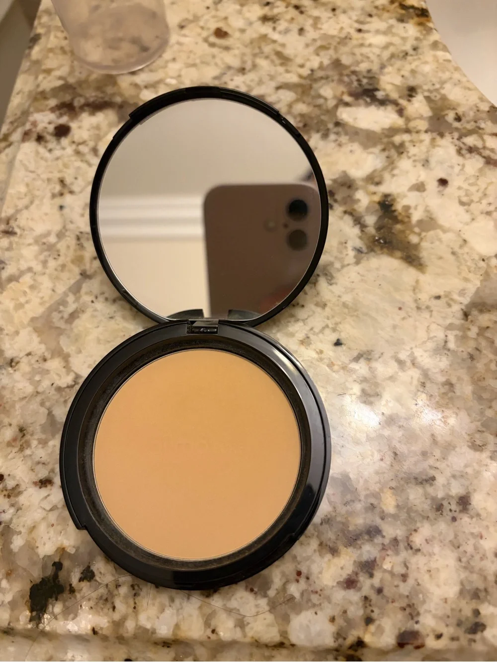 Cardamom Pressed Foundation - Black Compact